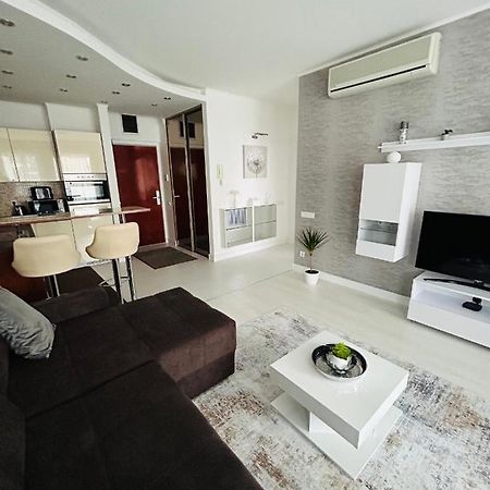 Marina Bay Apartman บูดาเปสต์ ภายนอก รูปภาพ