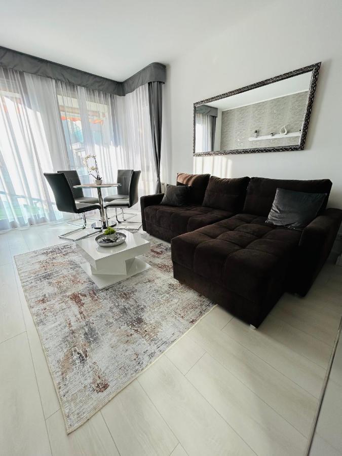 Marina Bay Apartman บูดาเปสต์ ภายนอก รูปภาพ
