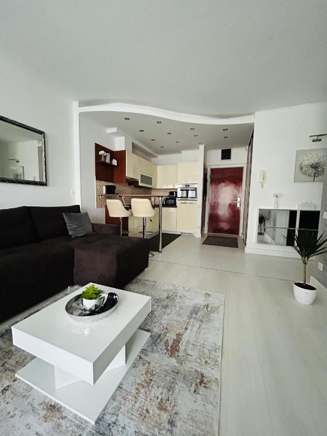 Marina Bay Apartman บูดาเปสต์ ภายนอก รูปภาพ
