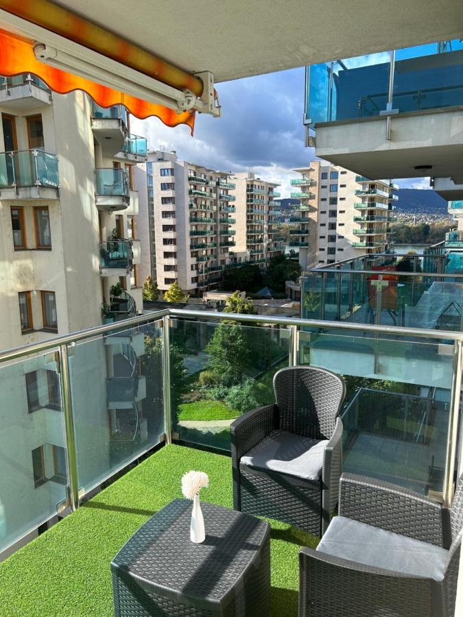 Marina Bay Apartman บูดาเปสต์ ภายนอก รูปภาพ